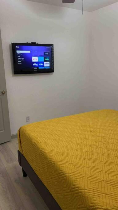 Spacious Getaway! Pool, Spa, Sleeps 9 Lake Havasu City Exteriör bild