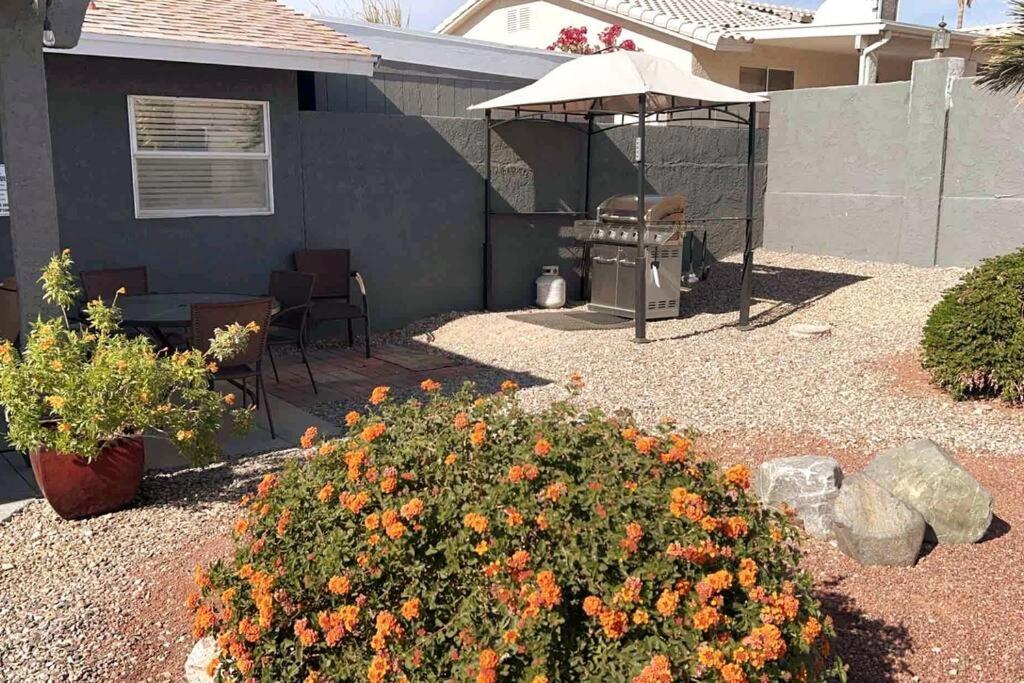 Spacious Getaway! Pool, Spa, Sleeps 9 Lake Havasu City Exteriör bild