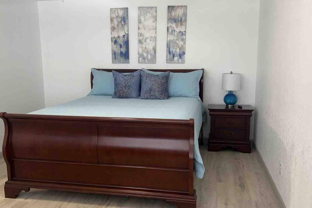 Spacious Getaway! Pool, Spa, Sleeps 9 Lake Havasu City Exteriör bild