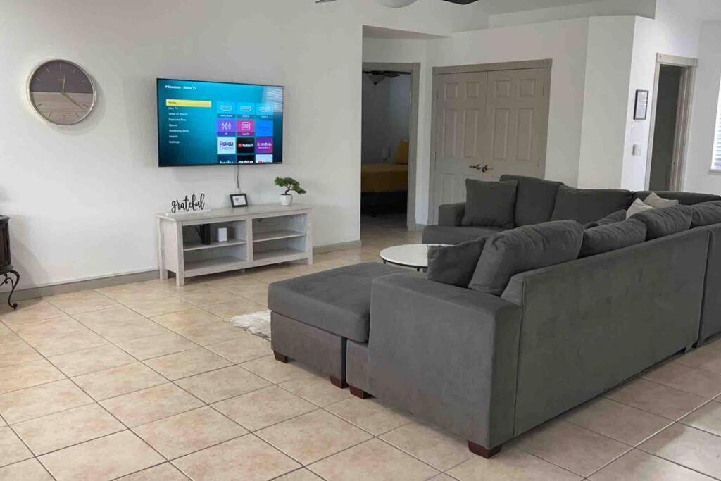 Spacious Getaway! Pool, Spa, Sleeps 9 Lake Havasu City Exteriör bild