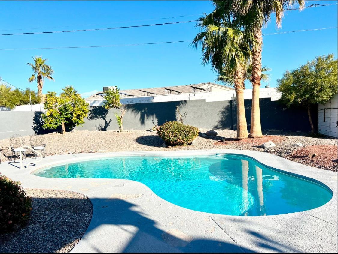 Spacious Getaway! Pool, Spa, Sleeps 9 Lake Havasu City Exteriör bild