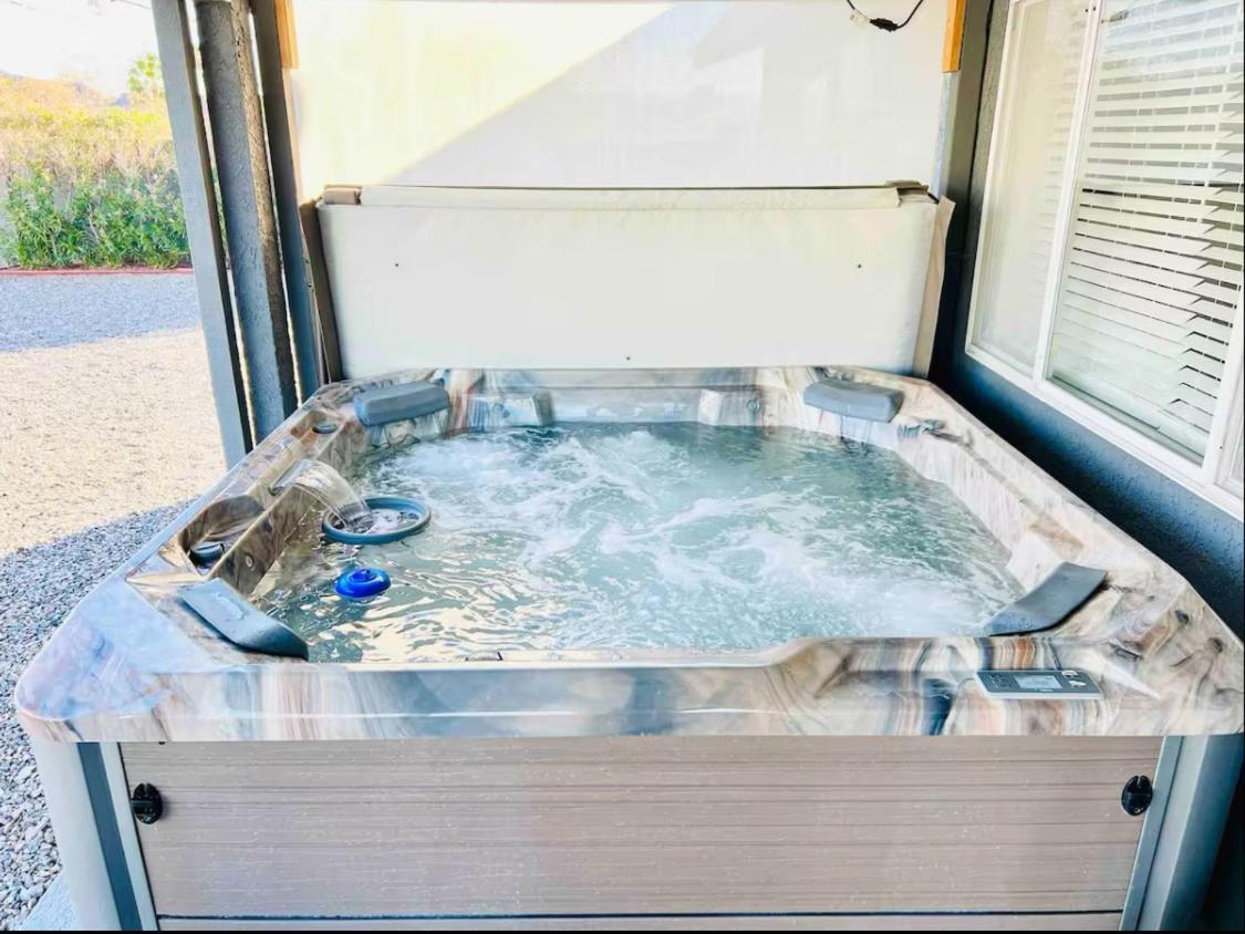 Spacious Getaway! Pool, Spa, Sleeps 9 Lake Havasu City Exteriör bild